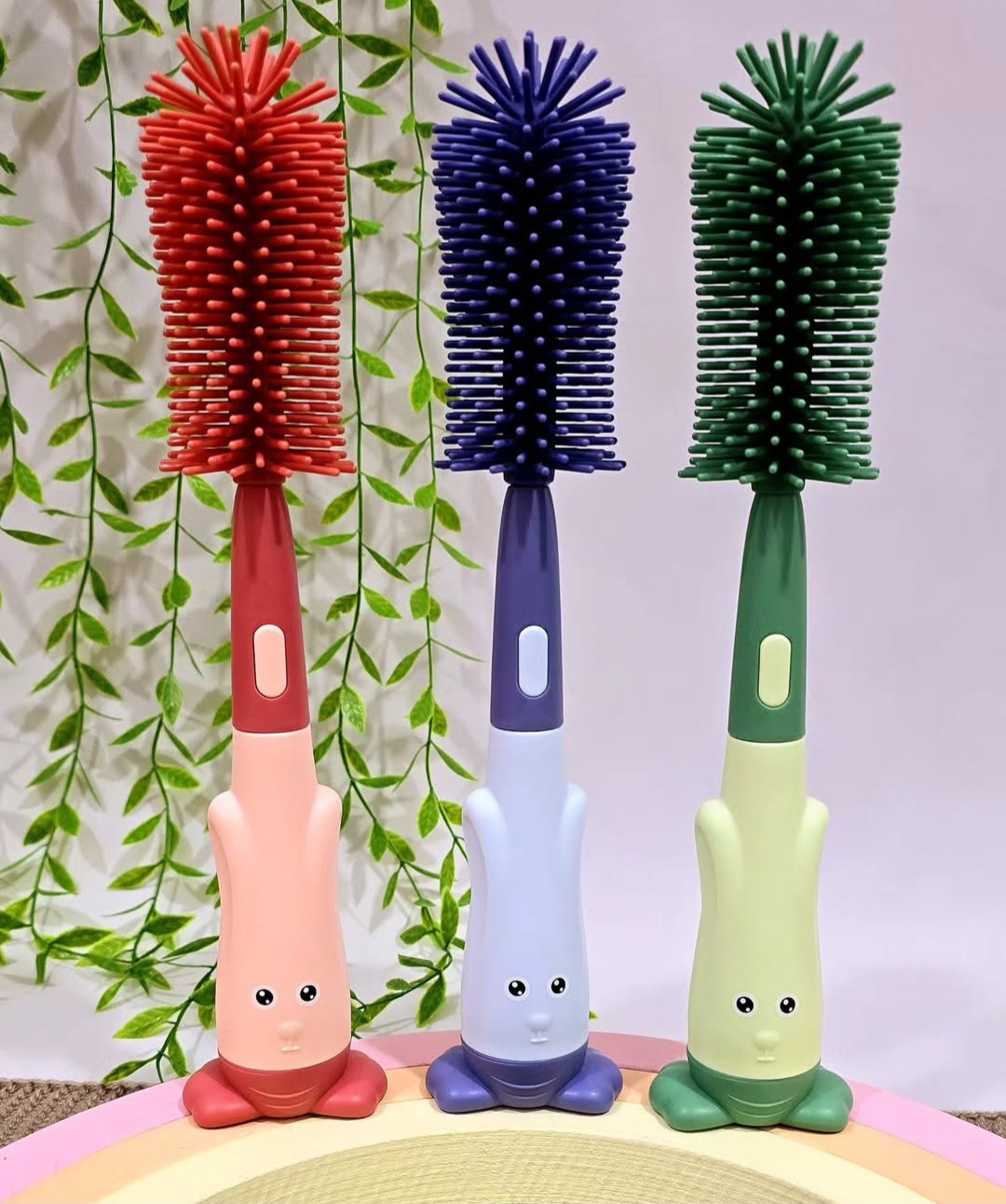 فرچه شیشهشور سیلیکونی نوزاد با طراحی آدمکی